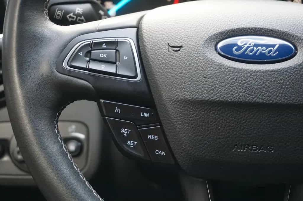 Ford Kuga ST-Line BI-XENON, NAVI, SITZHEIZUNG, 2x PDC 02/2017-photo-12