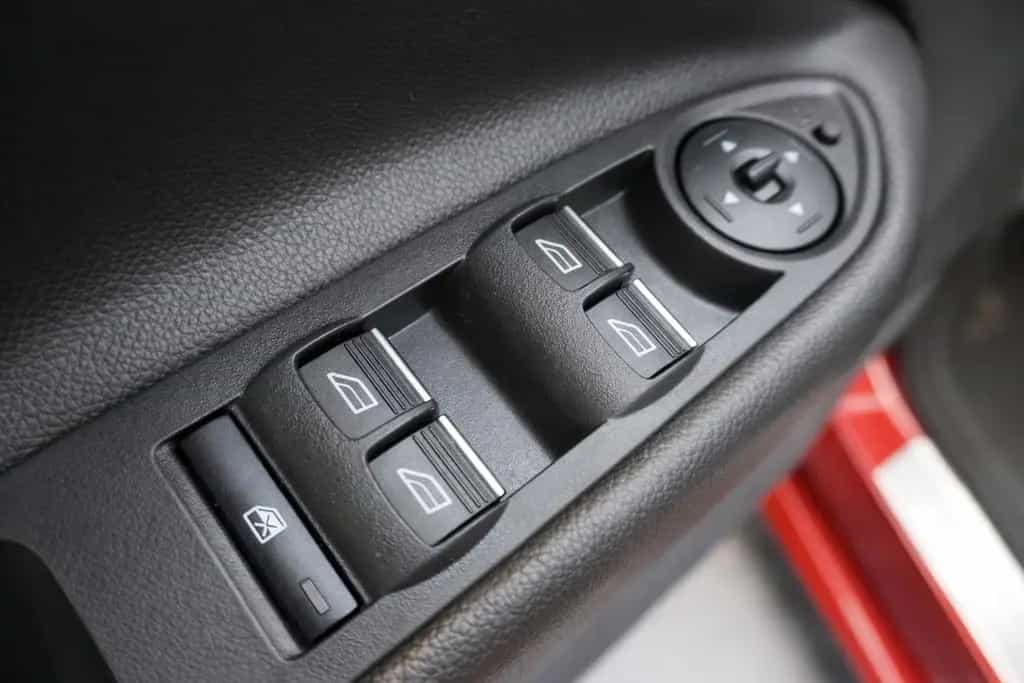 Ford Kuga ST-Line BI-XENON, NAVI, SITZHEIZUNG, 2x PDC 02/2017-photo-19