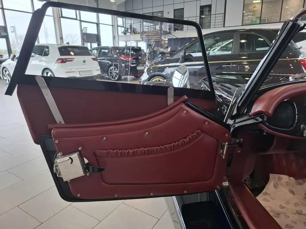 Morgan Plus 8 SPORT BLACK 4.8 V8 BMW 367HP, 1 HAND 09/2017-photo-8