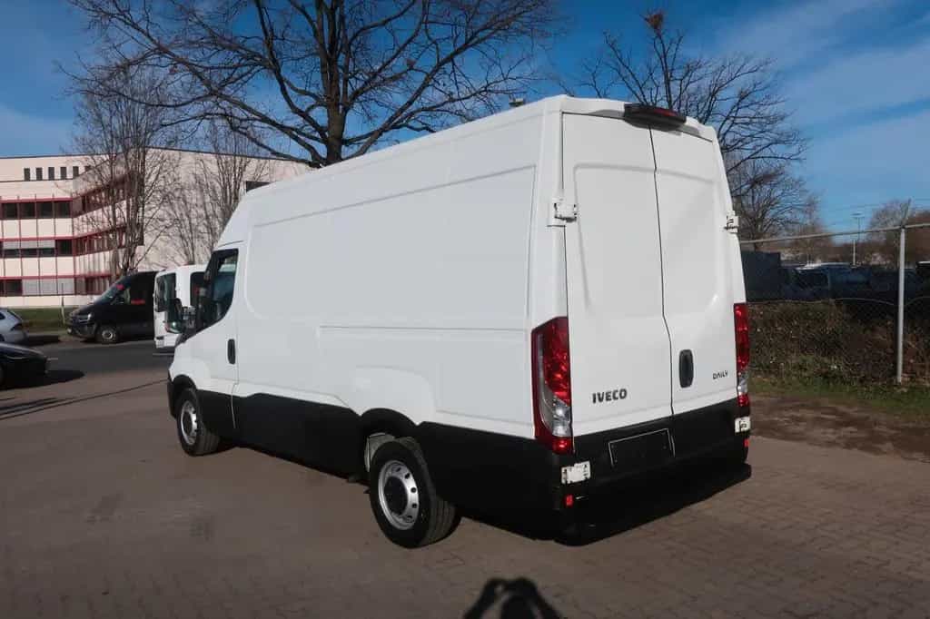 Iveco Daily Kasten 35 S 11 V Radstand 3520 L Nr. 103 12/2014-photo-0