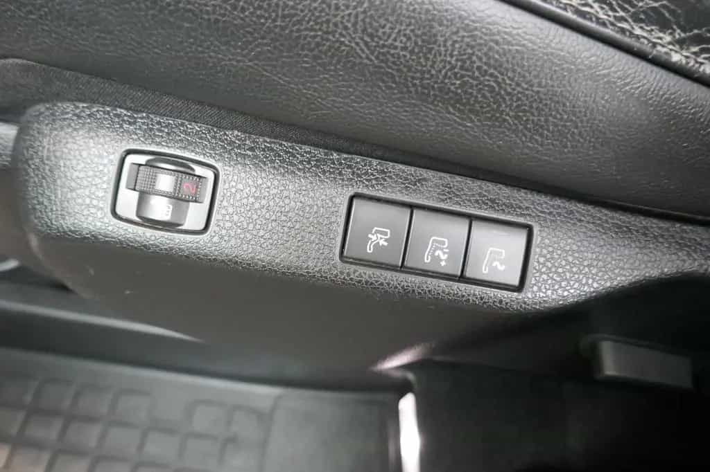 Opel Zafira Life Tourer M *LEDER*NAV*AHK*7Sitzer* 03/2020-photo-17