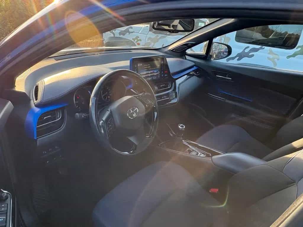 Toyota C-HR Style Selection+Winterräder 11/2017-photo-7
