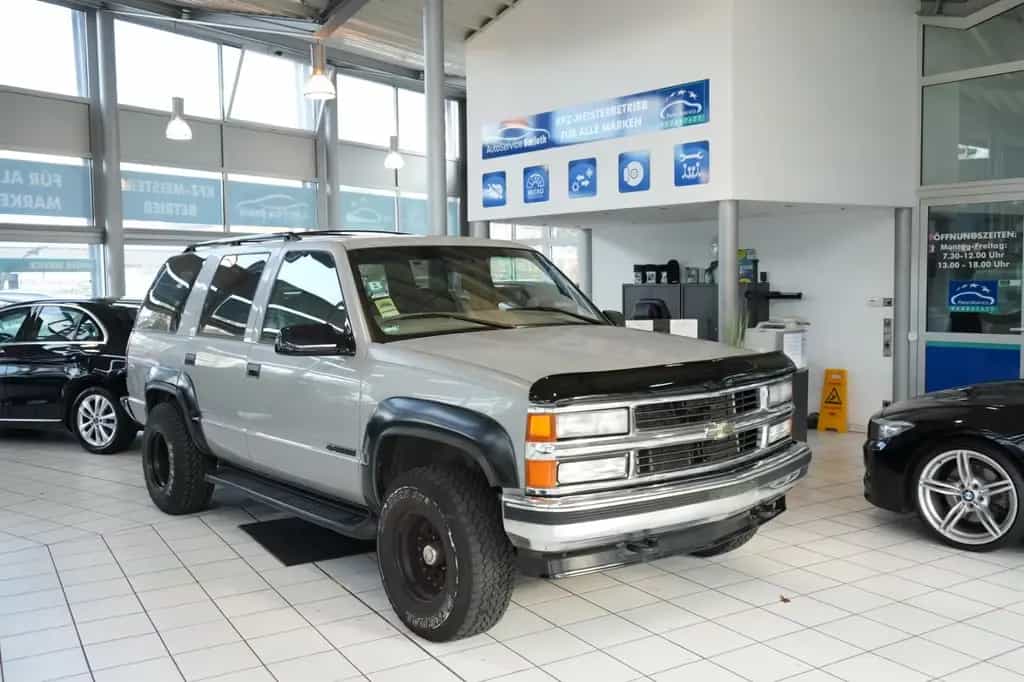 Chevrolet Tahoe 5.7 V8 Sport Utility Vehicle K1500 12/1997-photo-0