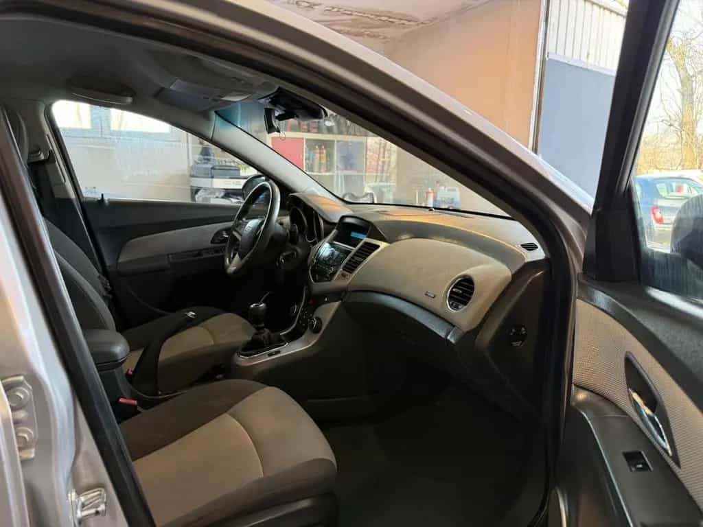 Chevrolet Cruze 1.6 BENZINA (neopatentati) 02/2010-photo-5