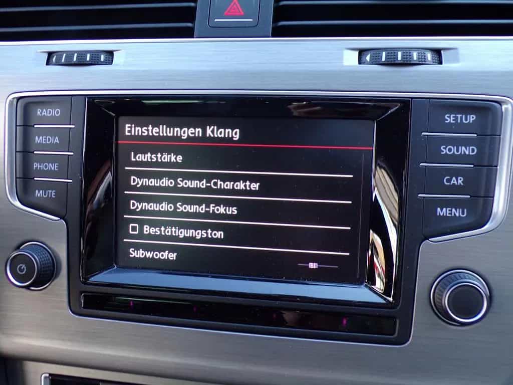 Volkswagen Golf VII 1.2 TSI DSG DYNAUDIO+XENON+STANDHZG 09/2014-photo-17