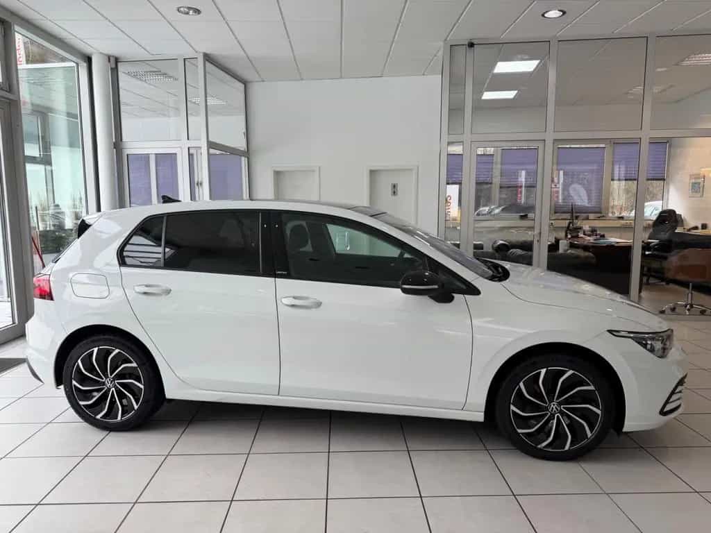 Volkswagen Golf VIII Lim. United eTSI 08/2021-photo-1