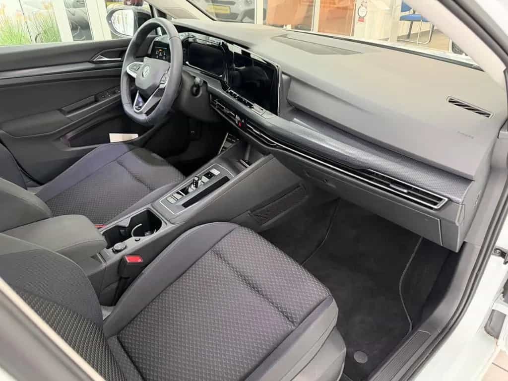 Volkswagen Golf VIII Lim. United eTSI 08/2021-photo-17