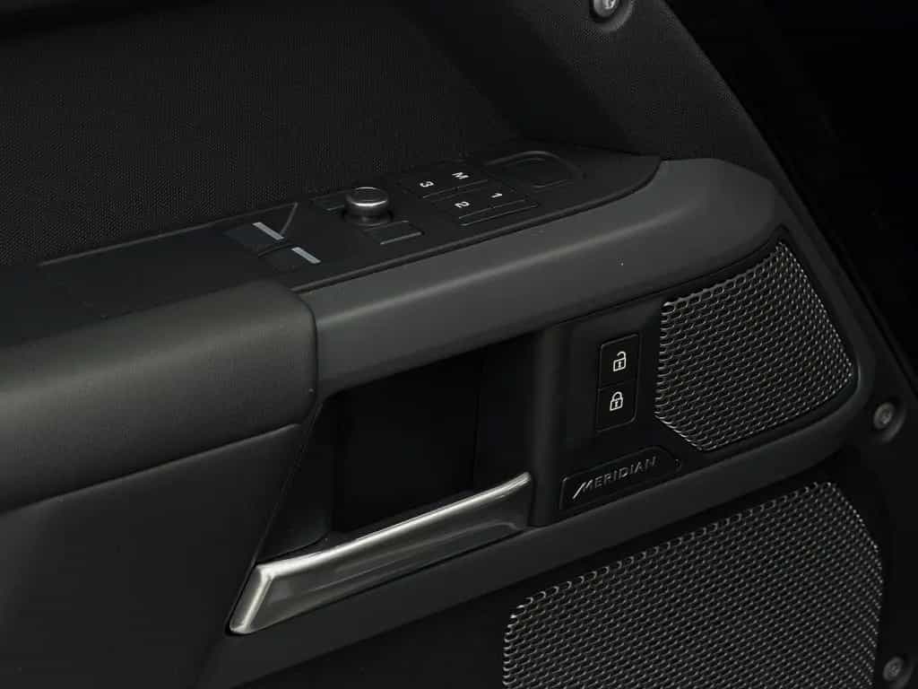 Land Rover Defender 90 X-Dynamic HSE 02/2021-photo-22