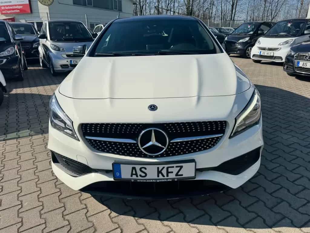 Mercedes-Benz CLA-Class Shooting Brake CLA 200 AMG LEDER PANORAMA 11/2017-photo-1