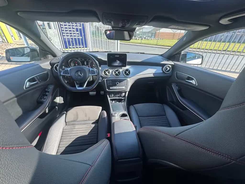 Mercedes-Benz CLA-Class Shooting Brake CLA 200 AMG LEDER PANORAMA 11/2017-photo-11