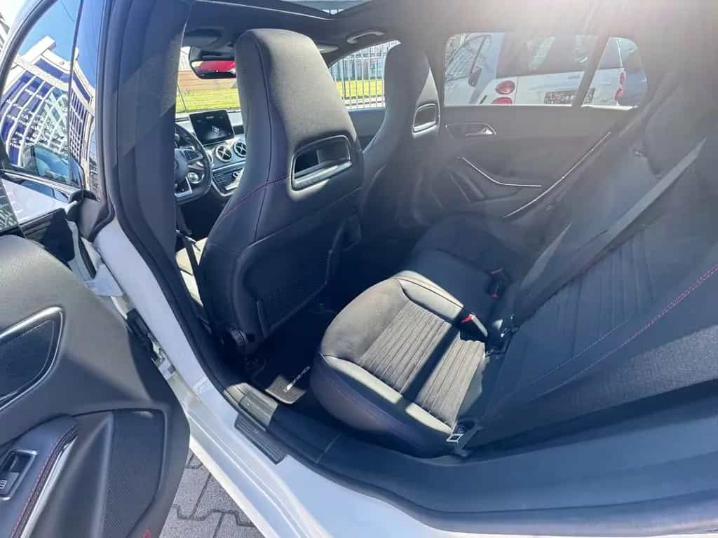 Mercedes-Benz CLA-Class Shooting Brake CLA 200 AMG LEDER PANORAMA 11/2017-photo-14