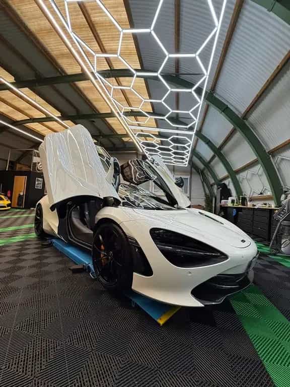 McLaren 720S Carbon Gorilla Glass 07/2018-photo-1
