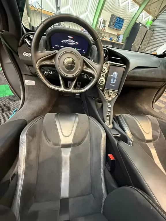 McLaren 720S Carbon Gorilla Glass 07/2018-photo-10