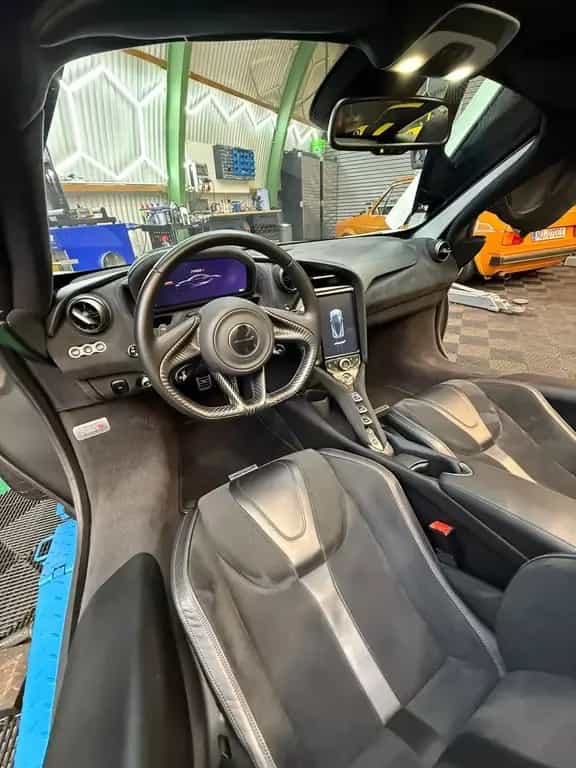 McLaren 720S Carbon Gorilla Glass 07/2018-photo-14