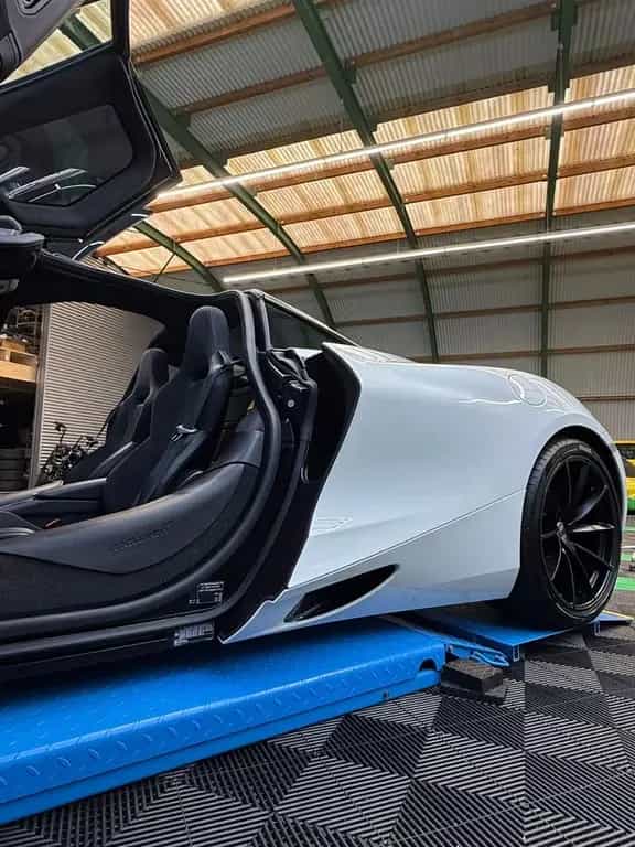 McLaren 720S Carbon Gorilla Glass 07/2018-photo-5