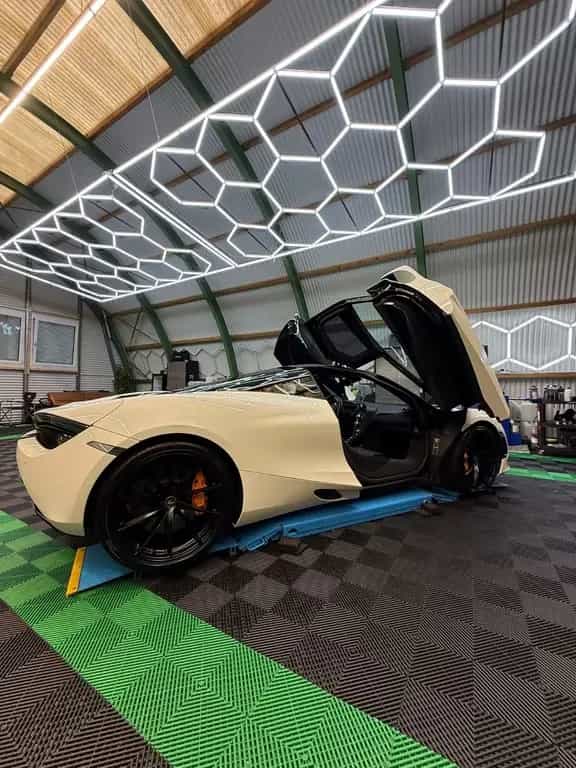 McLaren 720S Carbon Gorilla Glass 07/2018-photo-8