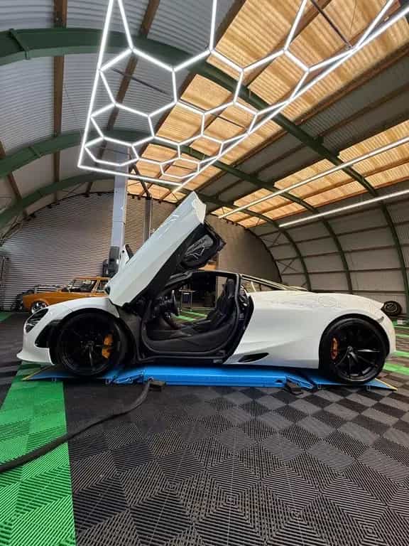 McLaren 720S Carbon Gorilla Glass 07/2018-photo-9