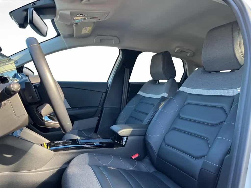 Citroën C4 Shine PT 130 EAT 8 Navi+Carplay+HUD+RFK+LM 01/2024-photo-18