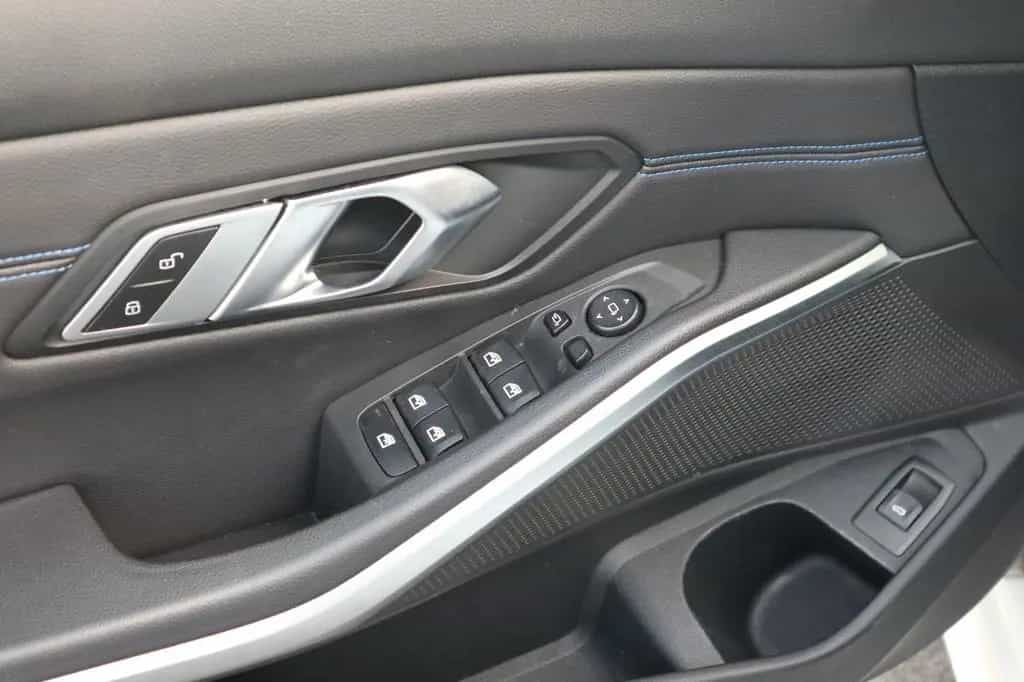 BMW 3 Series 318 d M Sport Aut. *CURVED*LED*PDC*NAVI* 03/2023-photo-14