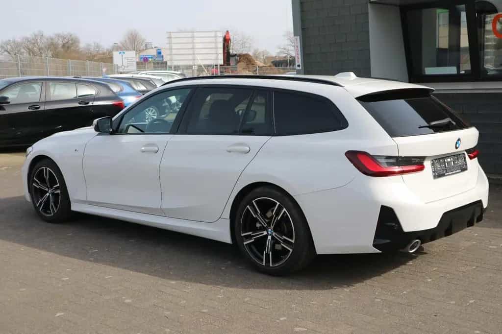 BMW 3 Series 318 d M Sport Aut. *CURVED*LED*PDC*NAVI* 03/2023-photo-2
