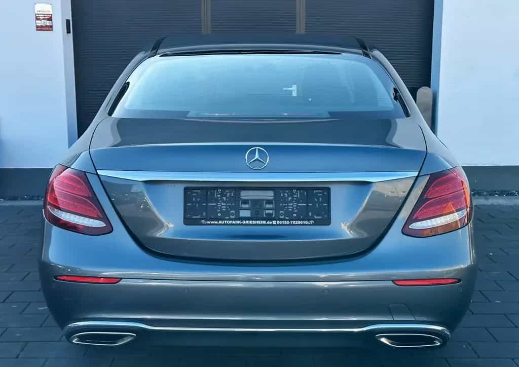 Mercedes-Benz E 200 Limousine 9G*LUXURY*AMBIENTE*NAVI*KAMERA* 04/2016-photo-19
