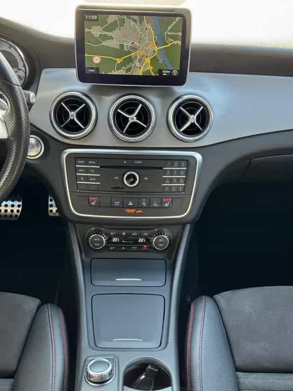 Mercedes-Benz CLA-Class 200 Shooting Brake AMG-LINE*PANO*XEN*H&K*KAM 03/2016-photo-37