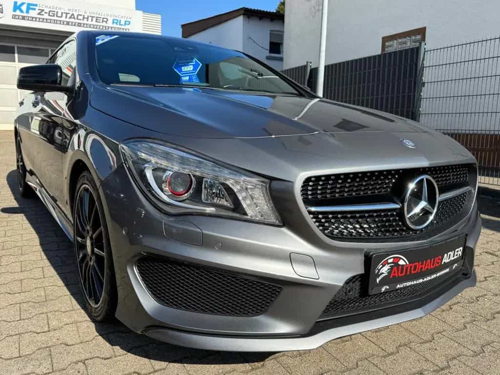 Mercedes-Benz CLA-Class 200 Shooting Brake AMG-LINE*PANO*XEN*H&K*KAM 03/2016-photo-4