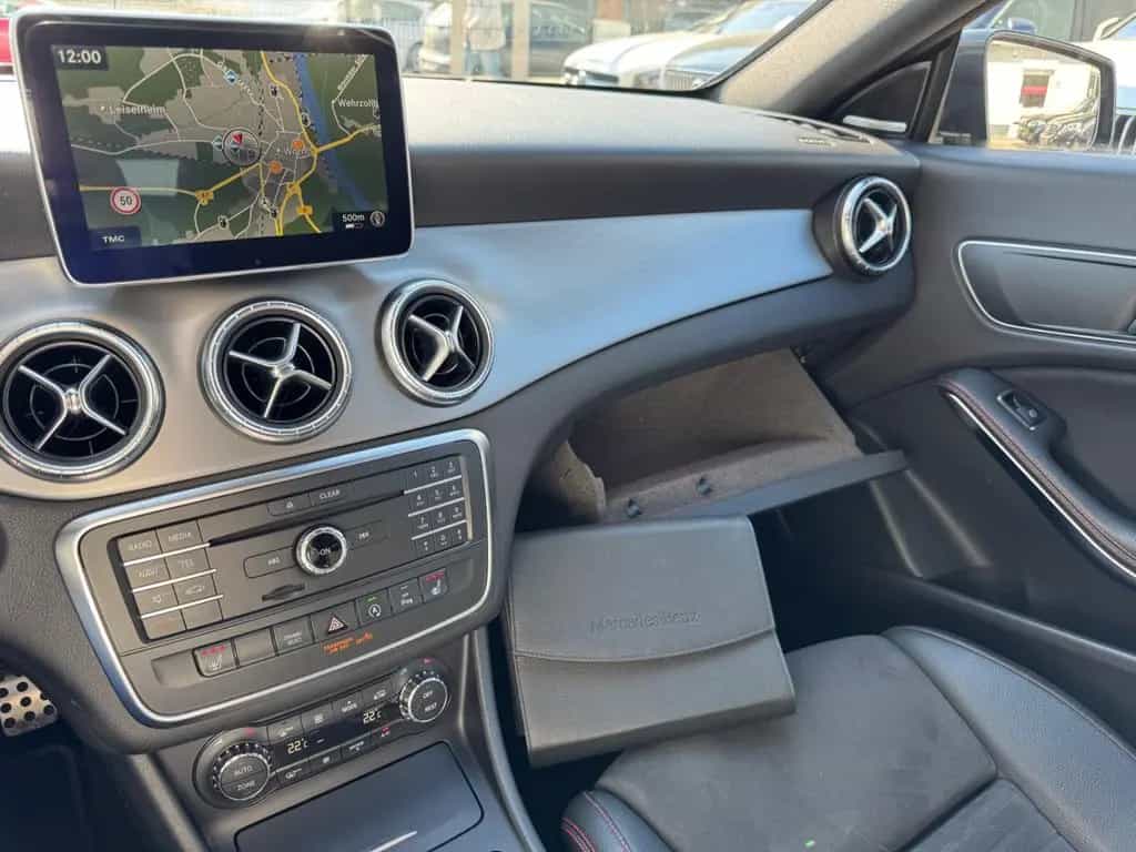 Mercedes-Benz CLA-Class 200 Shooting Brake AMG-LINE*PANO*XEN*H&K*KAM 03/2016-photo-44