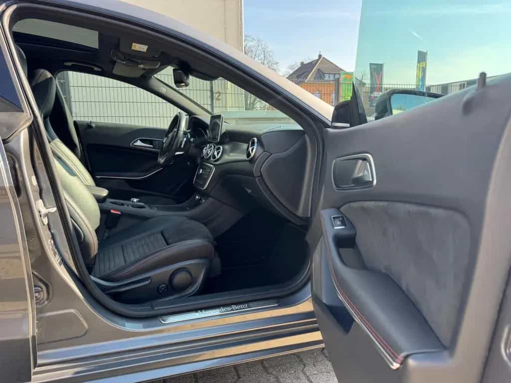 Mercedes-Benz CLA-Class 200 Shooting Brake AMG-LINE*PANO*XEN*H&K*KAM 03/2016-photo-39