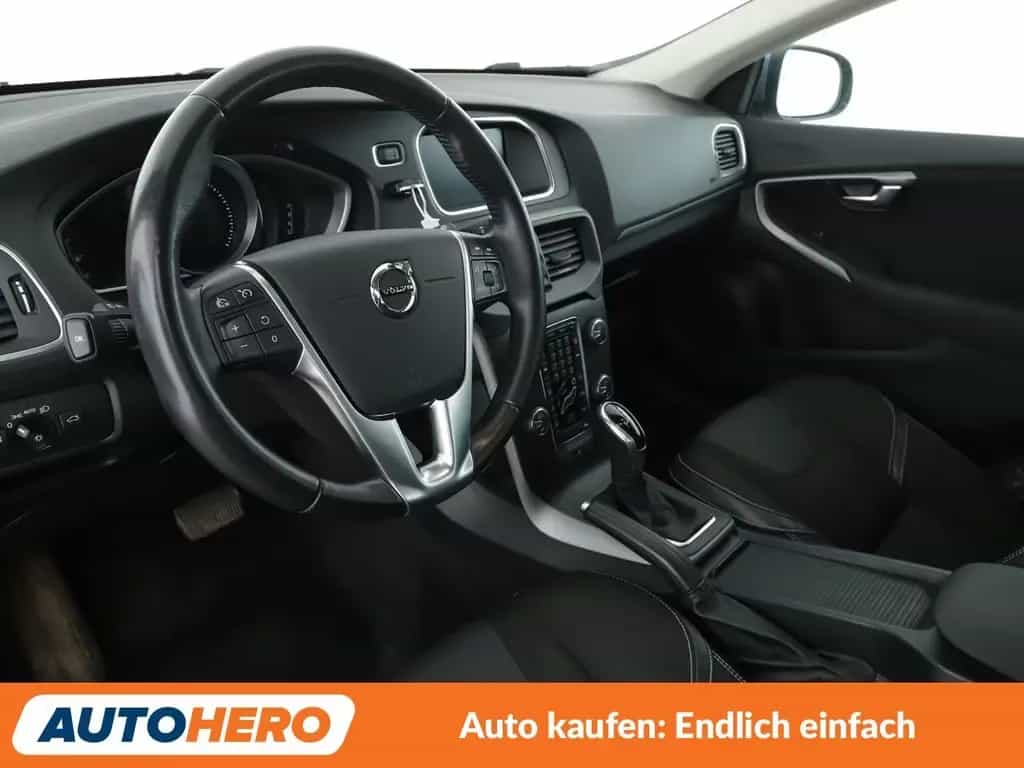 Volvo V40 1.5 Momentum Aut.*NAVI*PDC*SHZ*TEMPO*ALU* 10/2017-photo-10