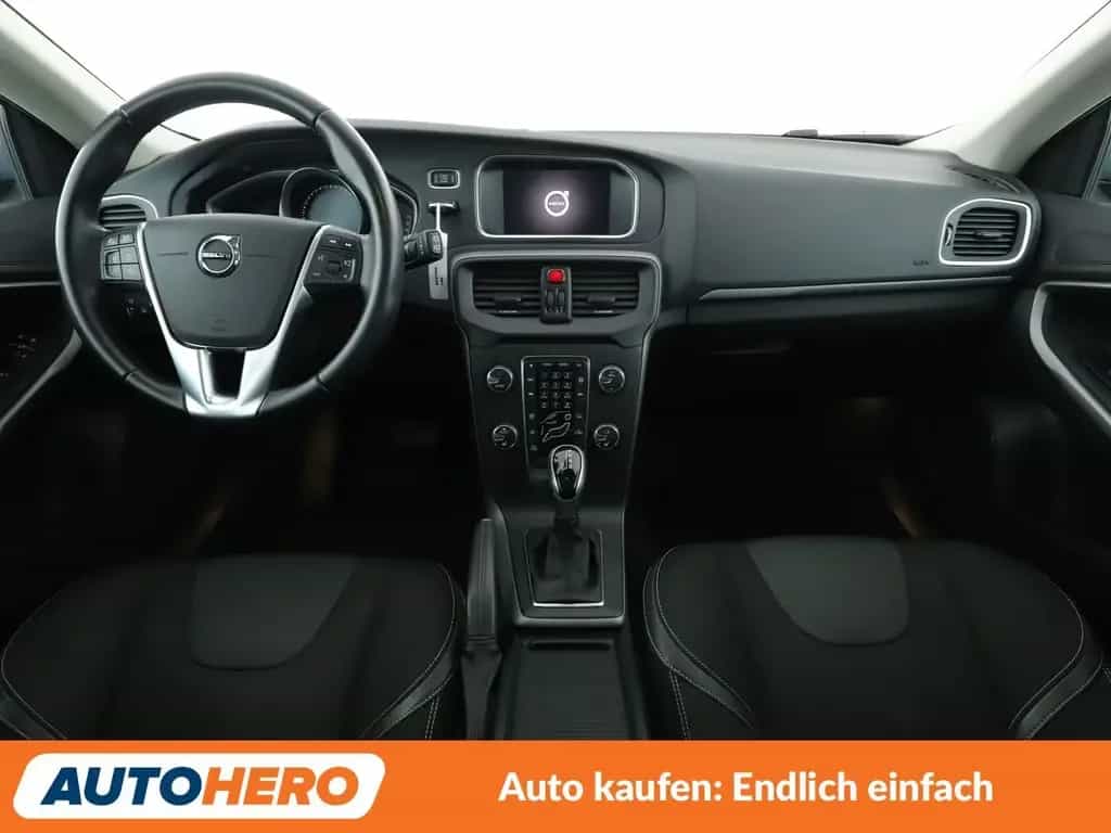 Volvo V40 1.5 Momentum Aut.*NAVI*PDC*SHZ*TEMPO*ALU* 10/2017-photo-11