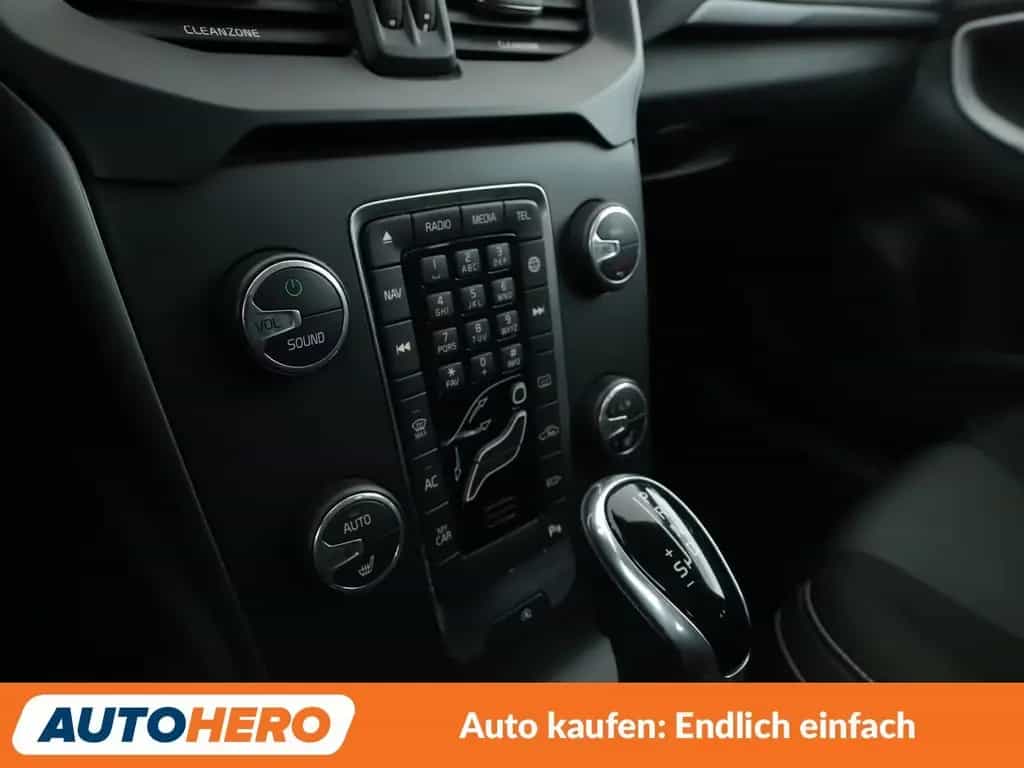 Volvo V40 1.5 Momentum Aut.*NAVI*PDC*SHZ*TEMPO*ALU* 10/2017-photo-22