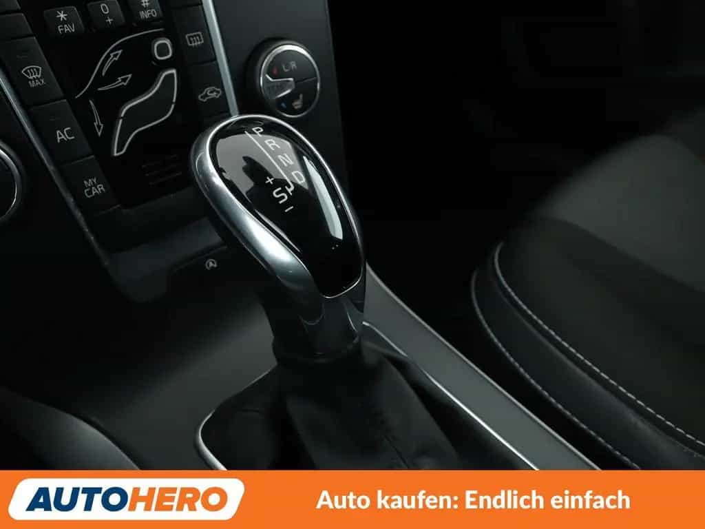 Volvo V40 1.5 Momentum Aut.*NAVI*PDC*SHZ*TEMPO*ALU* 10/2017-photo-23