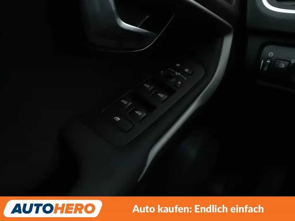 Volvo V40 1.5 Momentum Aut.*NAVI*PDC*SHZ*TEMPO*ALU* 10/2017-photo-24