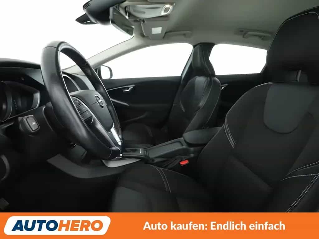 Volvo V40 1.5 Momentum Aut.*NAVI*PDC*SHZ*TEMPO*ALU* 10/2017-photo-9