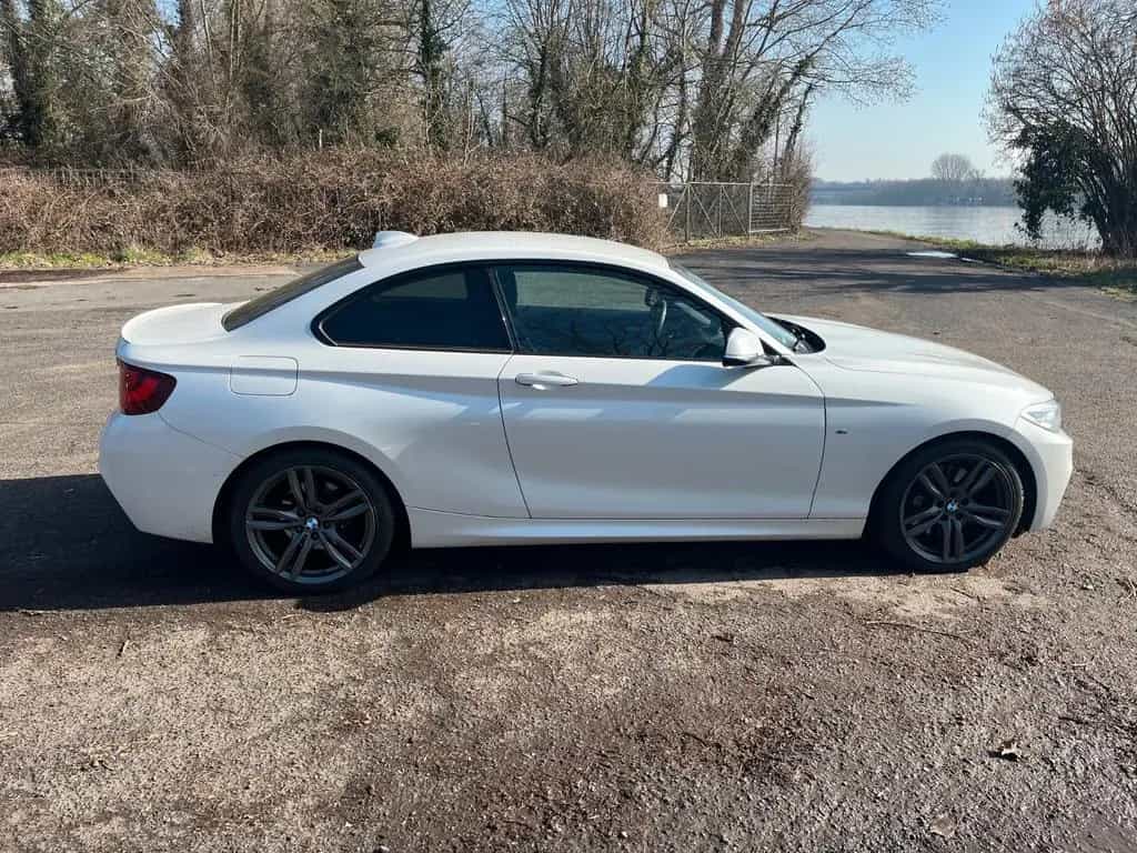 BMW 2 Series 228i Coupé - M Sportpaket 11/2014-photo-2