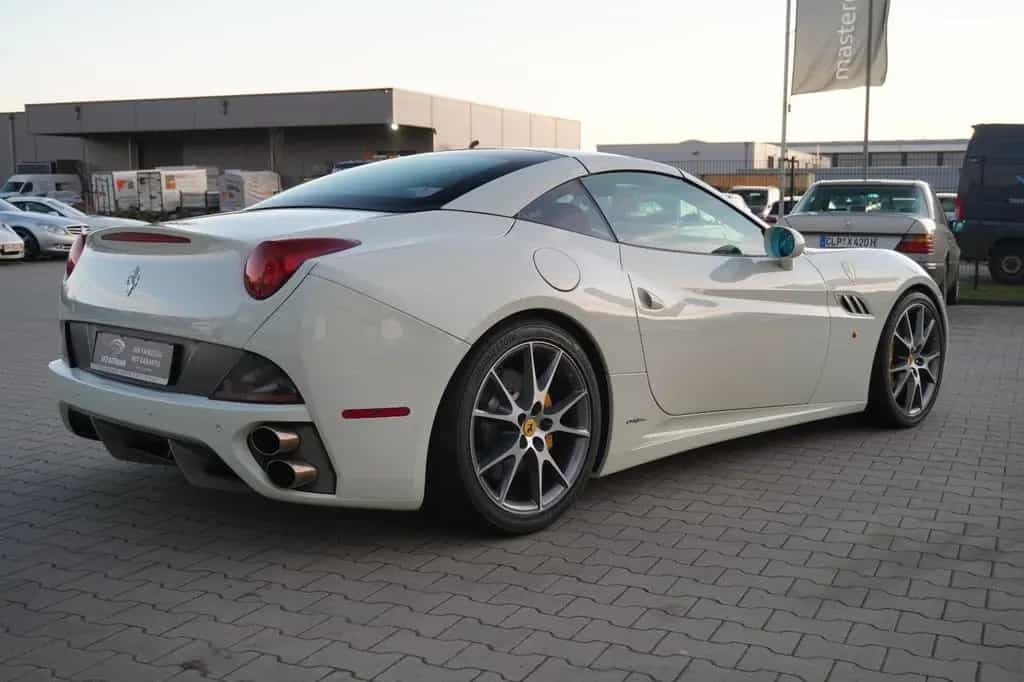 Ferrari California 4.3 V8 4-Sitzer 01/2012-photo-12