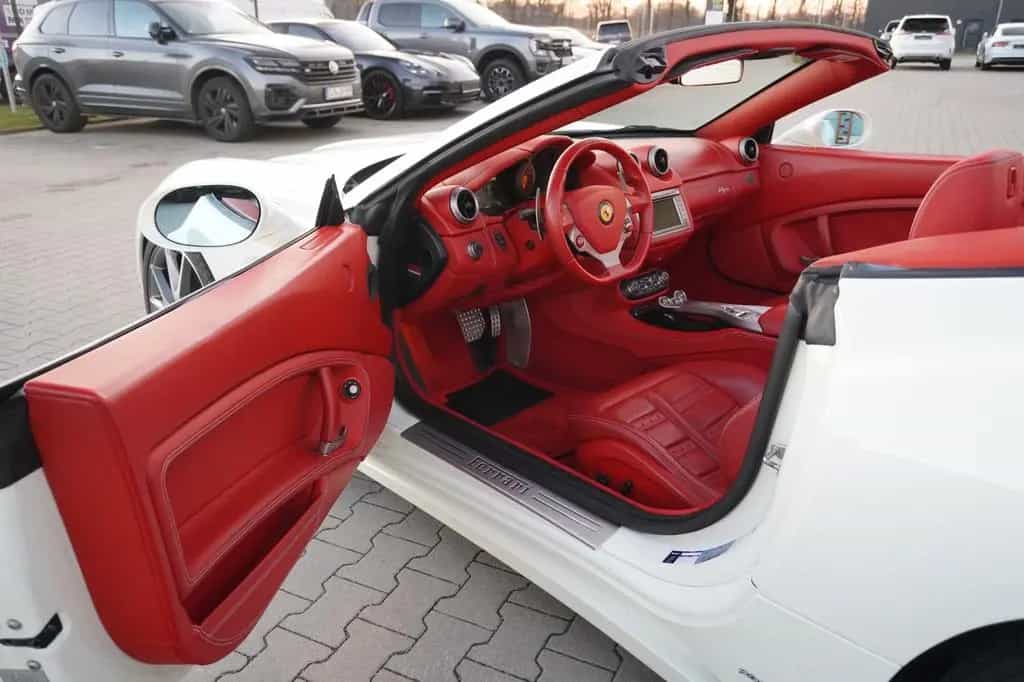 Ferrari California 4.3 V8 4-Sitzer 01/2012-photo-14