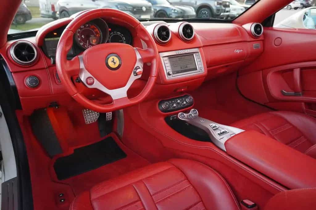 Ferrari California 4.3 V8 4-Sitzer 01/2012-photo-15