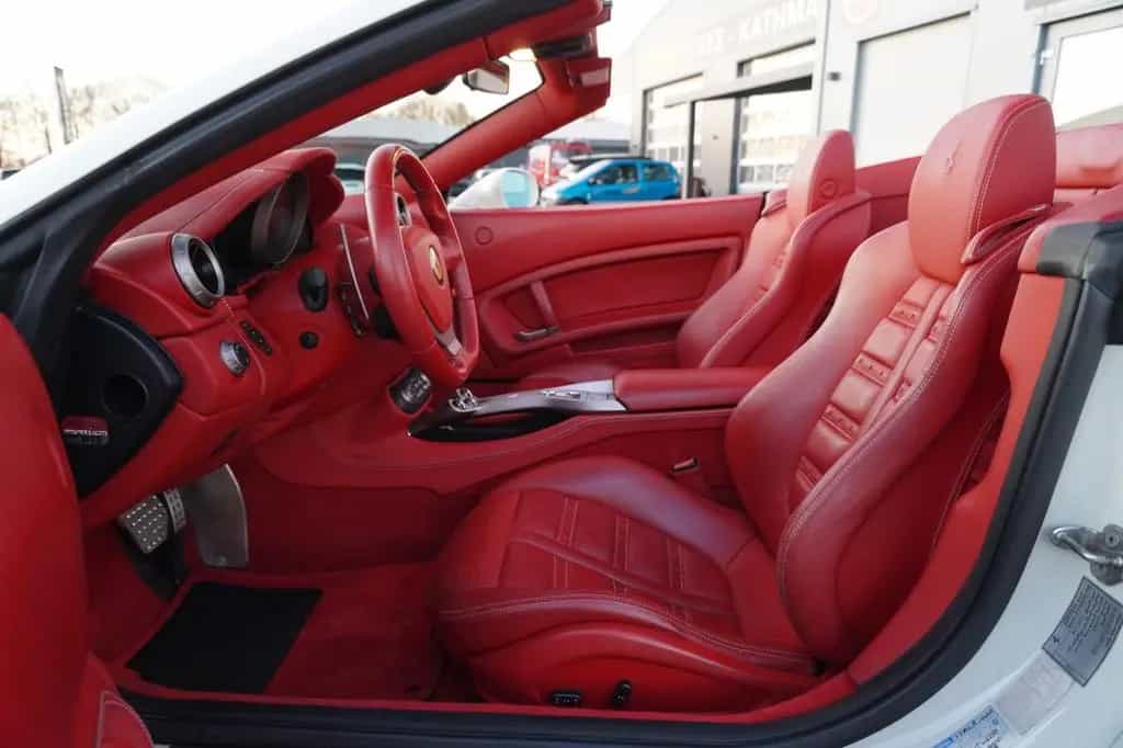 Ferrari California 4.3 V8 4-Sitzer 01/2012-photo-18