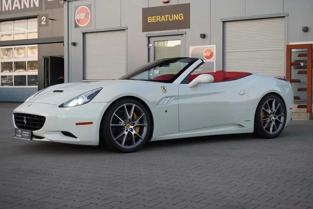 Ferrari California 4.3 V8 4-Sitzer 01/2012-photo-2