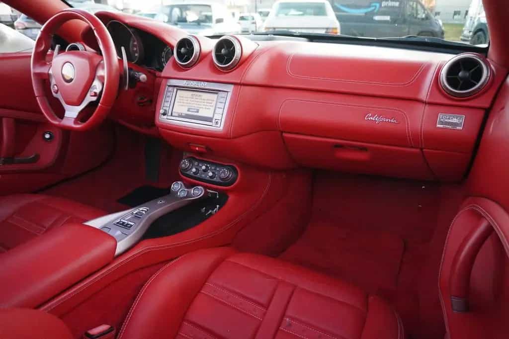 Ferrari California 4.3 V8 4-Sitzer 01/2012-photo-21