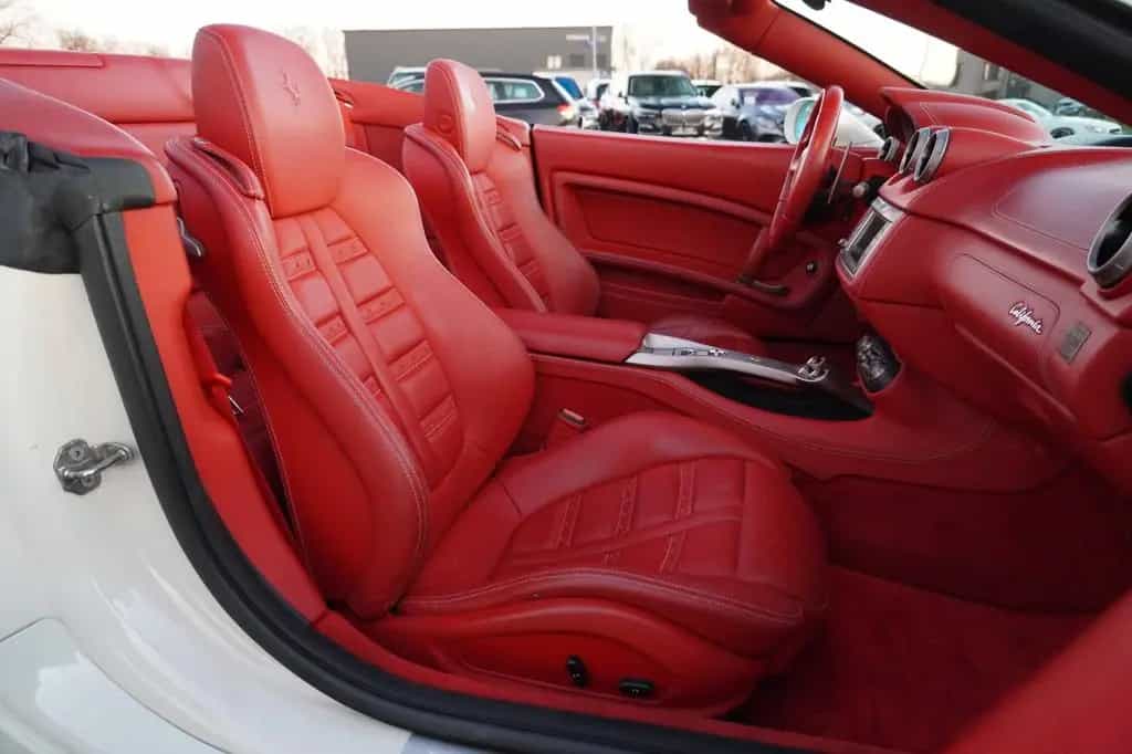 Ferrari California 4.3 V8 4-Sitzer 01/2012-photo-22