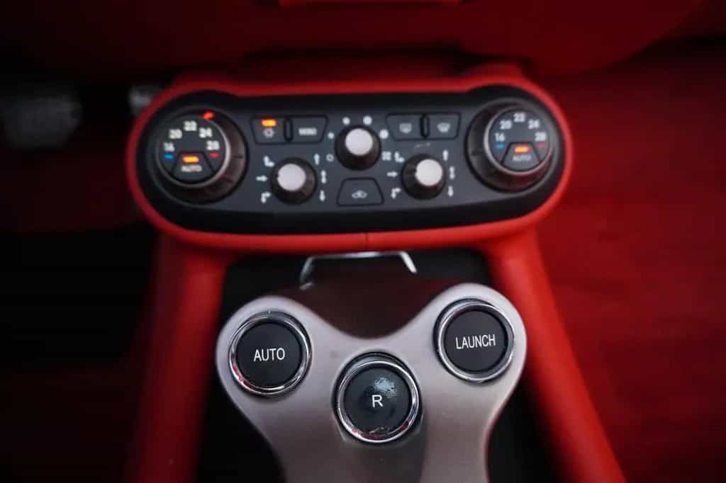 Ferrari California 4.3 V8 4-Sitzer 01/2012-photo-28