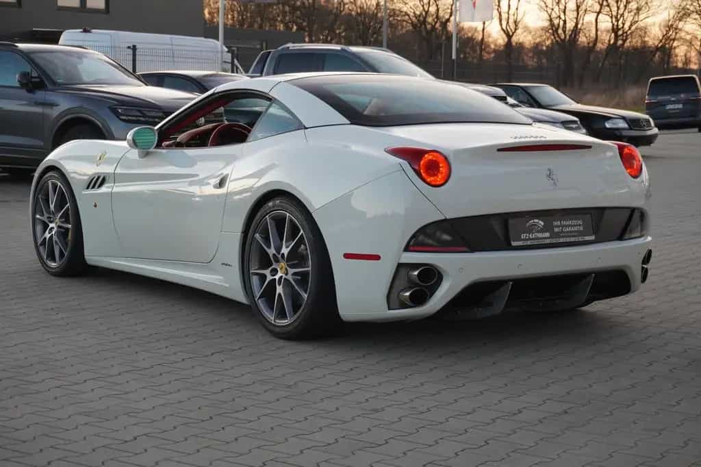 Ferrari California 4.3 V8 4-Sitzer 01/2012-photo-7