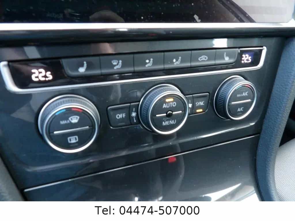 Volkswagen Golf VII 1.5 TSI 150PS ACT ACC Navi Massage 11/2018-photo-12