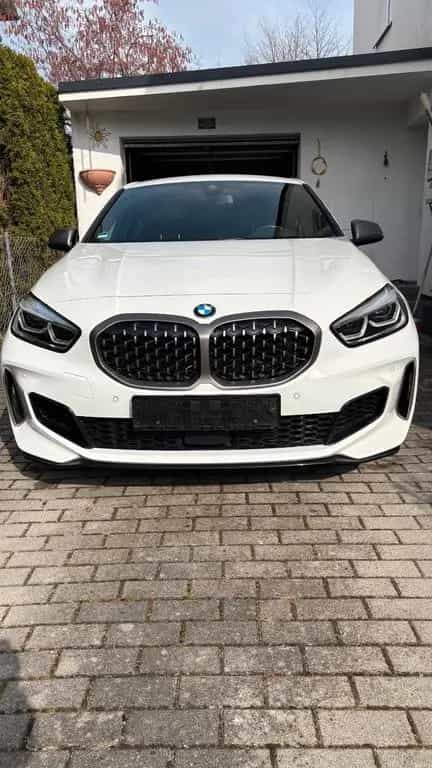 BMW M135 xDrive 03/2022-photo-3