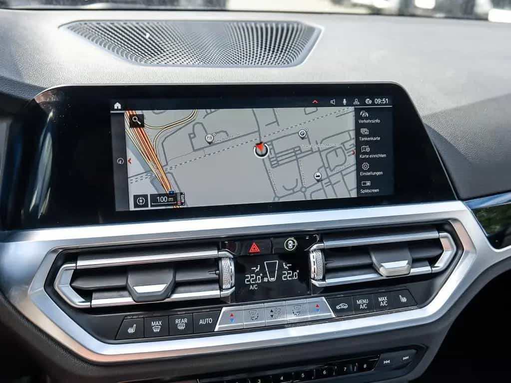 BMW 330 i M Sport PANO ACC AHK RFK NAVI LED Laser 09/2022-photo-12
