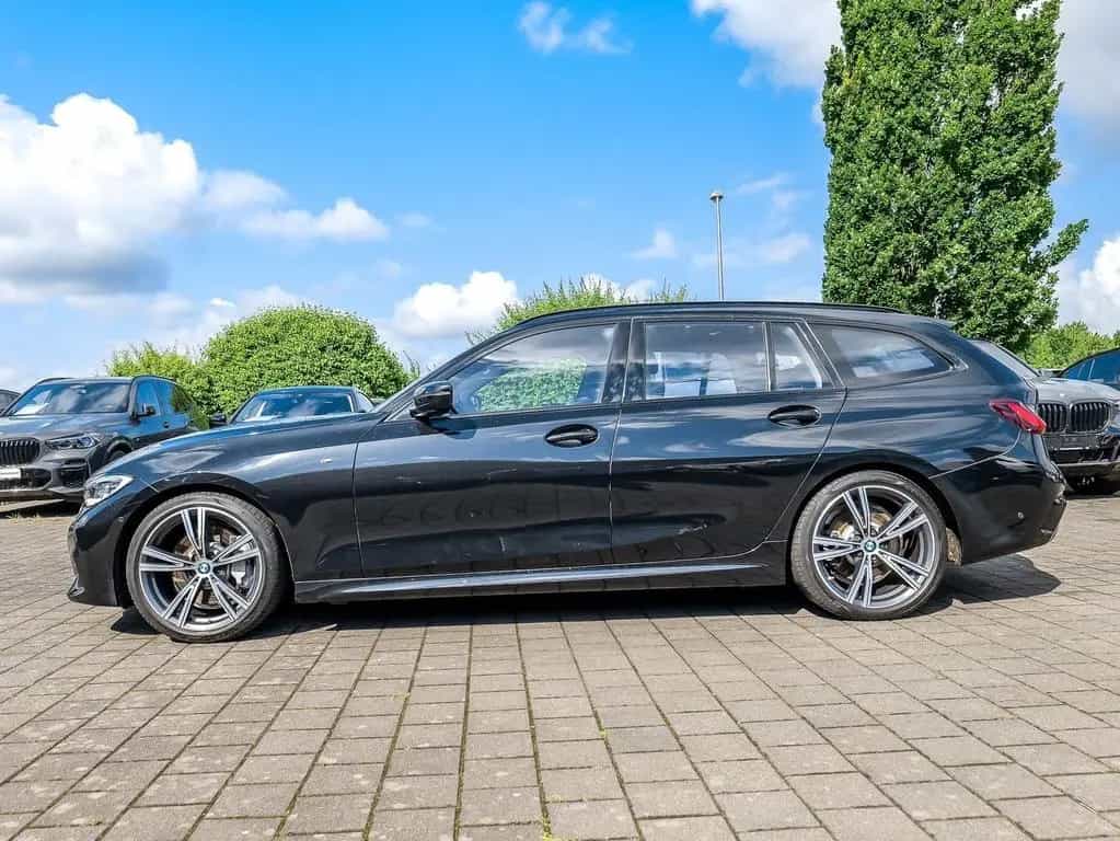 BMW 330 i M Sport PANO ACC AHK RFK NAVI LED Laser 09/2022-photo-8