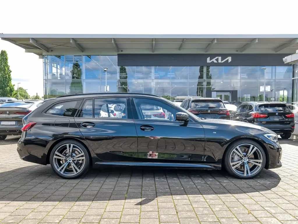 BMW 330 i M Sport PANO ACC AHK RFK NAVI LED Laser 09/2022-photo-9